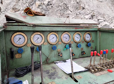 4000L天井鉆機(jī)成孔直徑可達(dá)4.5米